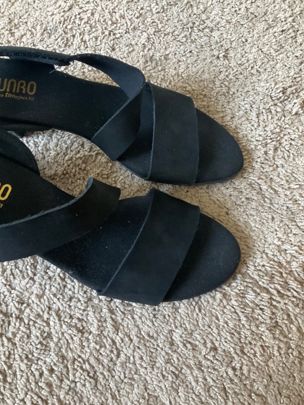 Munro Lucia Sandal in Black Nubuck leather - Picture 3 of 8